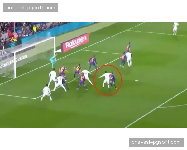 本场比赛共出示8张黄牌,对抗激烈程度可见一斑 本场比赛共出示8张黄牌,对抗激烈程度可见一斑