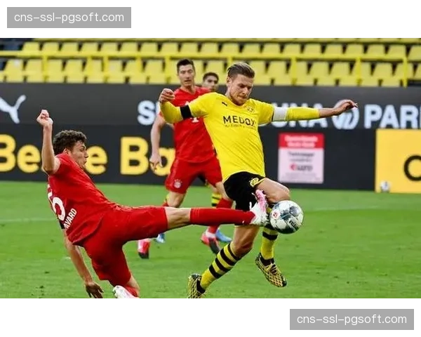 战术聚焦:拜仁连续三次通过左肋部配合打穿曼城防线 战术聚焦:拜仁连续三次通过左肋部配合打穿曼城防线