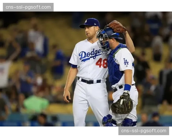 从应援毛巾到球员卡:棒球经济版图持续扩大,消费生态系多元化 从应援毛巾到球员卡:棒球经济版图持续扩大,消费生态系多元化